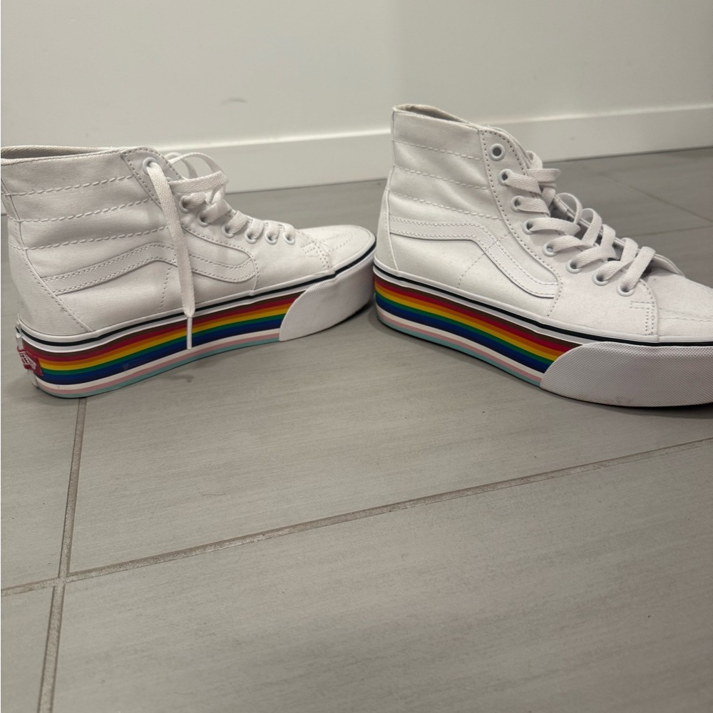 Vans Sk8-Hi Platform 2.0 "Pride" women 8.5, Men’s 7.